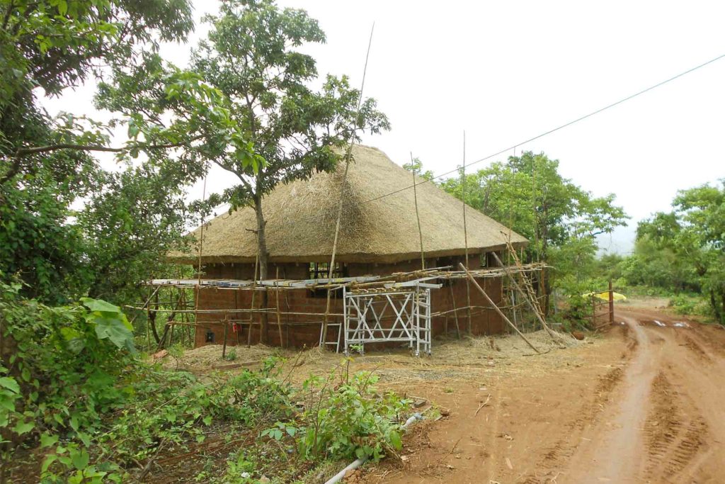 Thatch-roof-construction-in-maharashtra