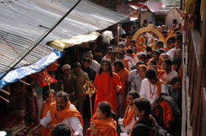 2007_14_swamiji in marketplace