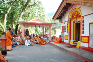 2008_21_in front of temple